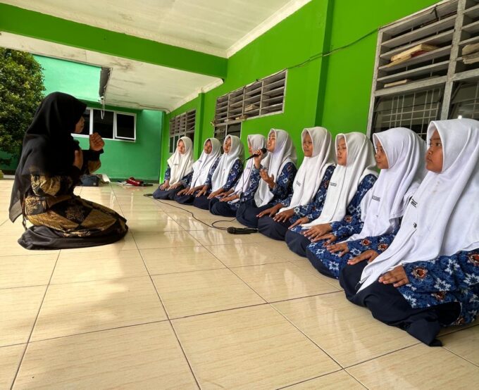 MTsN 2 Langkat Gelar Latihan Shalawat untuk Persiapan MTQ Kecamatan Besitang