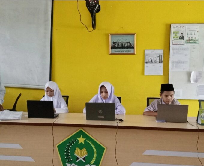 Persiapan Pelaksanaan ANBK Utama, MTsN 2 Langkat Ikuti Gladi Bersih Agar Pelaksanaan Utama Menjadi Lebih Lancar