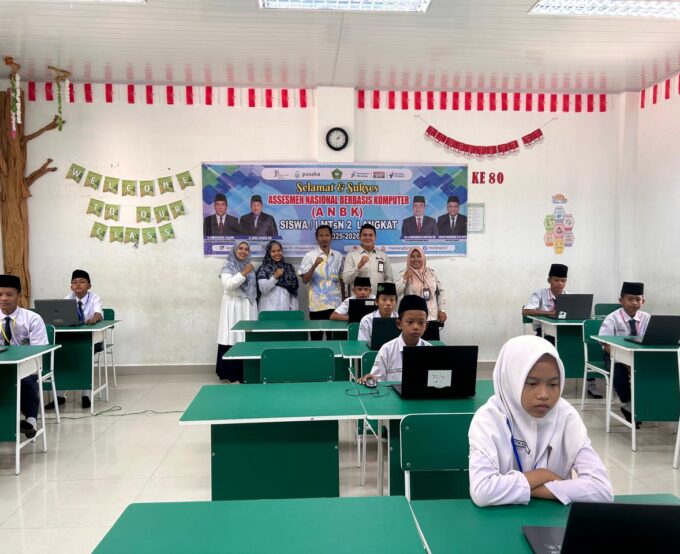 Hari Kedua ANBK, MTsN 2 Langkat Sambut Tim Monitoring dari Kantor Wilayah Kementerian Agama Provinsi Sumatera Utara