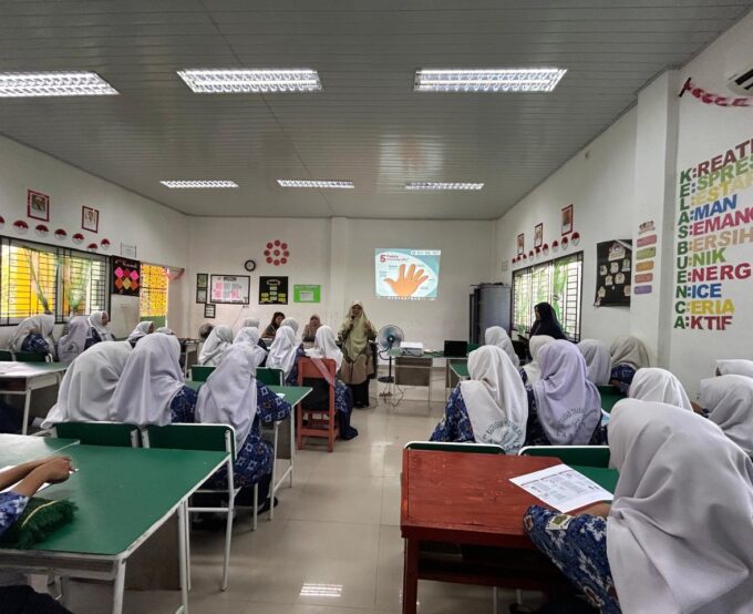 Perkuat Kesadaran Atas Kesehatan Siswa, MTsN 2 Langkat Sambut Personil Puskesmas Kecamatan Besitang Sosialisasikan Imunisasi