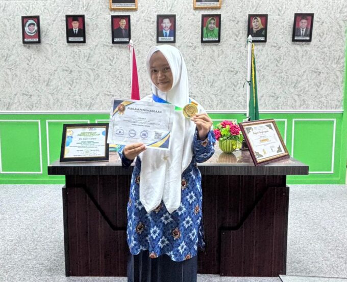 Perwakilan Siswi MTsN 2 Langkat Raih Medali Emas di Ajang Bergengsi Pekan Olimpiade Sains Indonesia (POSI)