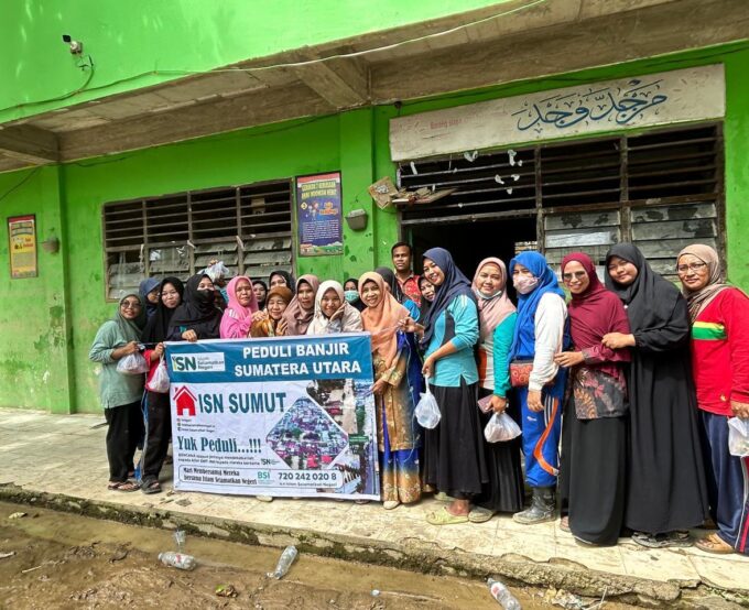 Peduli Pendidikan Pasca Bencana, MTsN 2 Langkat Terima Bantuan Dari Islam Selamatkan Negeri (ISN) Sumatera Utara Untuk Ringankan Beban Korban Banjir Bagi Warga Madrasah