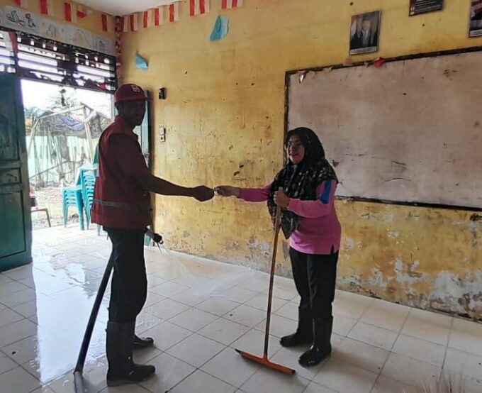 MTsN 2 Langkat Terima Bantuan Air Bersih dari Palang Merah Indonesia (PMI) Untuk Pembersihan Lingkungan Madrasah