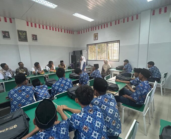 MTsN 2 Langkat Sambut Hangat Kehadiran Komisaris dan Direktur Mikro PT. Bank Rakyat Indonesia (BRI) Beserta Tim Yayasan Baitul Maal BRILiaN (YBM BRILiaN)