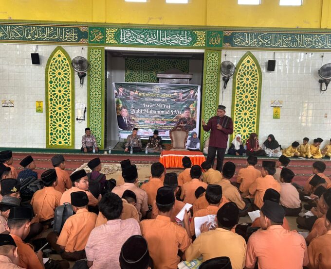 MTsN 2 Langkat Laksanakan Peringatan Isra' Mi'raj Sebagai Momentum Pembinaan Karakter Islami