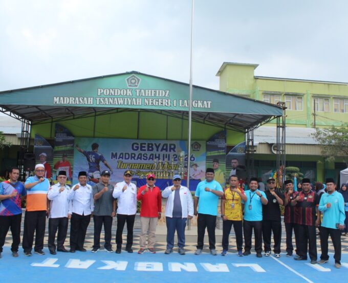 Semangat Berkompetisi, Kepala Madrasah MTsN 2 Langkat Hadiri Acara Pembukaan Turnamen Futsal Gebyar Madrasah III MTsN 1 Langkat Tahun 2026