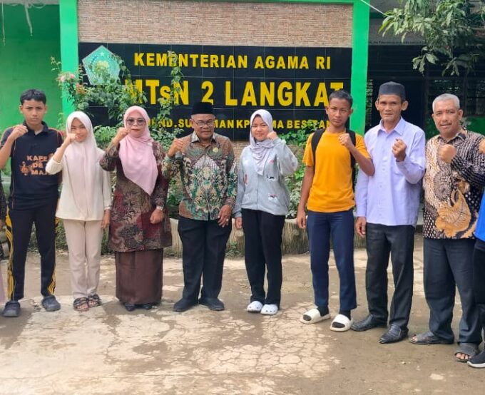 MTsN 2 Langkat Gelar Pelepasan Perwakilan Siswa-Siswi Terbaik Ikuti Kejuaraan Pencak Silat Hang Tuah Cup 2026 Se-Sumatera Utara