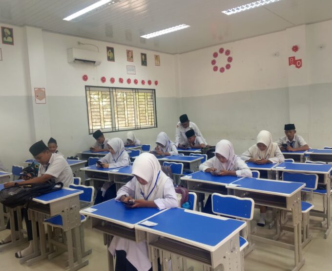 Uji Kemampuan Akhir Madrasah, Peserta Didik MTsN 2 Langkat Kelas IX Ikuti Asesmen Semester Genap