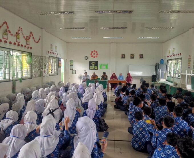 Hari Terakhir Ujian MTsN 2 Langkat Berjalan Lancar, Peserta Didik Kelas IX Ikuti Pelepasan Dengan Penuh Haru dan Gembira