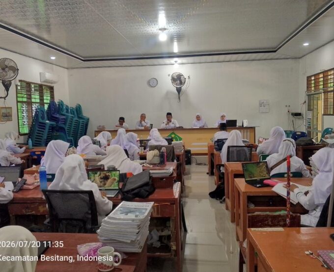 Evaluasi Kinerja dan Susun Program Strategis, MTsN 2 Langkat Gelar Rapat Kerja Tahunan Demi Meningkatkan Mutu Pendidikan