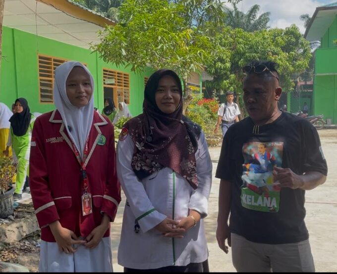 Tampilkan Wajah Madrasah yang Aktif dan Berprestasi, Kelilinglangkat (Kelana) Liput Kegiatan Intrakurikuler dan Ekstrakurikuler MTsN 2 Langkat