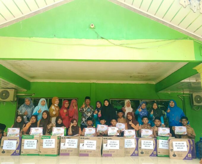 Penantian Berbuah Bahagia, MTsN 2 Langkat Umumkan Pemenang dan Serahkan Hadiah Perlombaan Turnamen HUT RI ke-81