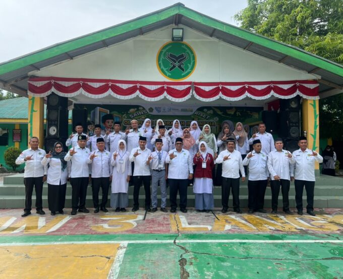 Momentum Pembinaan Prestasi, Kepala MTsN 2 Langkat Hadiri Pembukaan Olimpiade Madrasah Indonesia (OMI) di MAN 3 Langkat