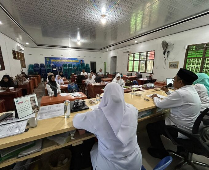 Evaluasi Kinerja dan Penguatan Mutu Madrasah, Pengawas Madrasah Sub Rayon MTsN 2 Langkat Laksanakan Penilaian Kinerja Kepala Madrasah (PKKM)